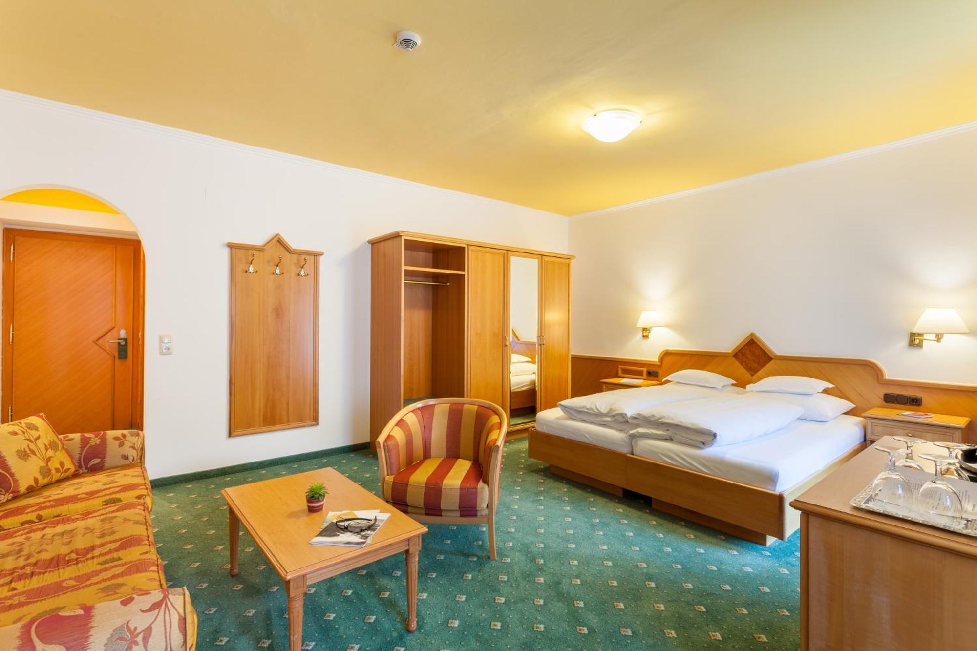 Hotel Post Sankt Anton am Arlberg Exterior photo