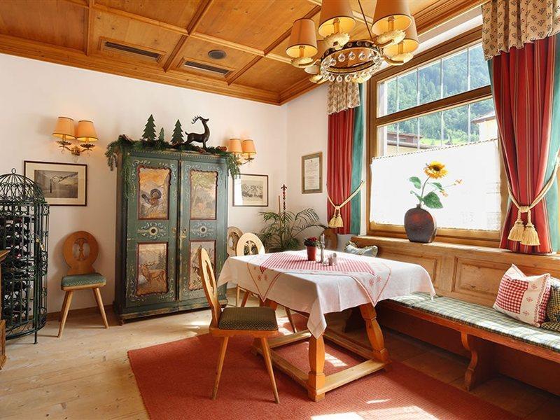 Hotel Post Sankt Anton am Arlberg Exterior photo