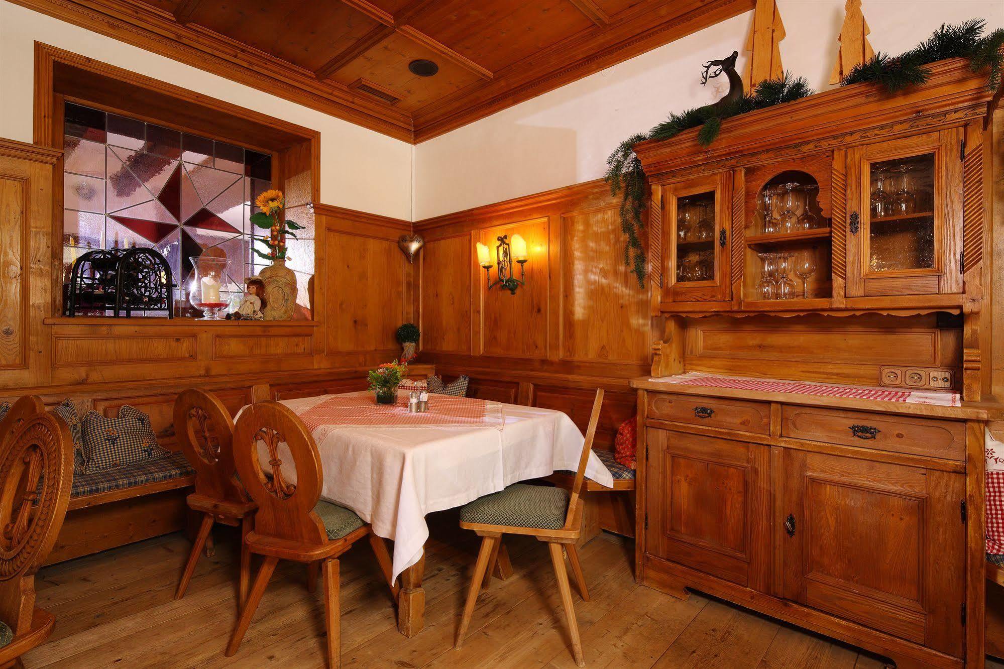 Hotel Post Sankt Anton am Arlberg Exterior photo